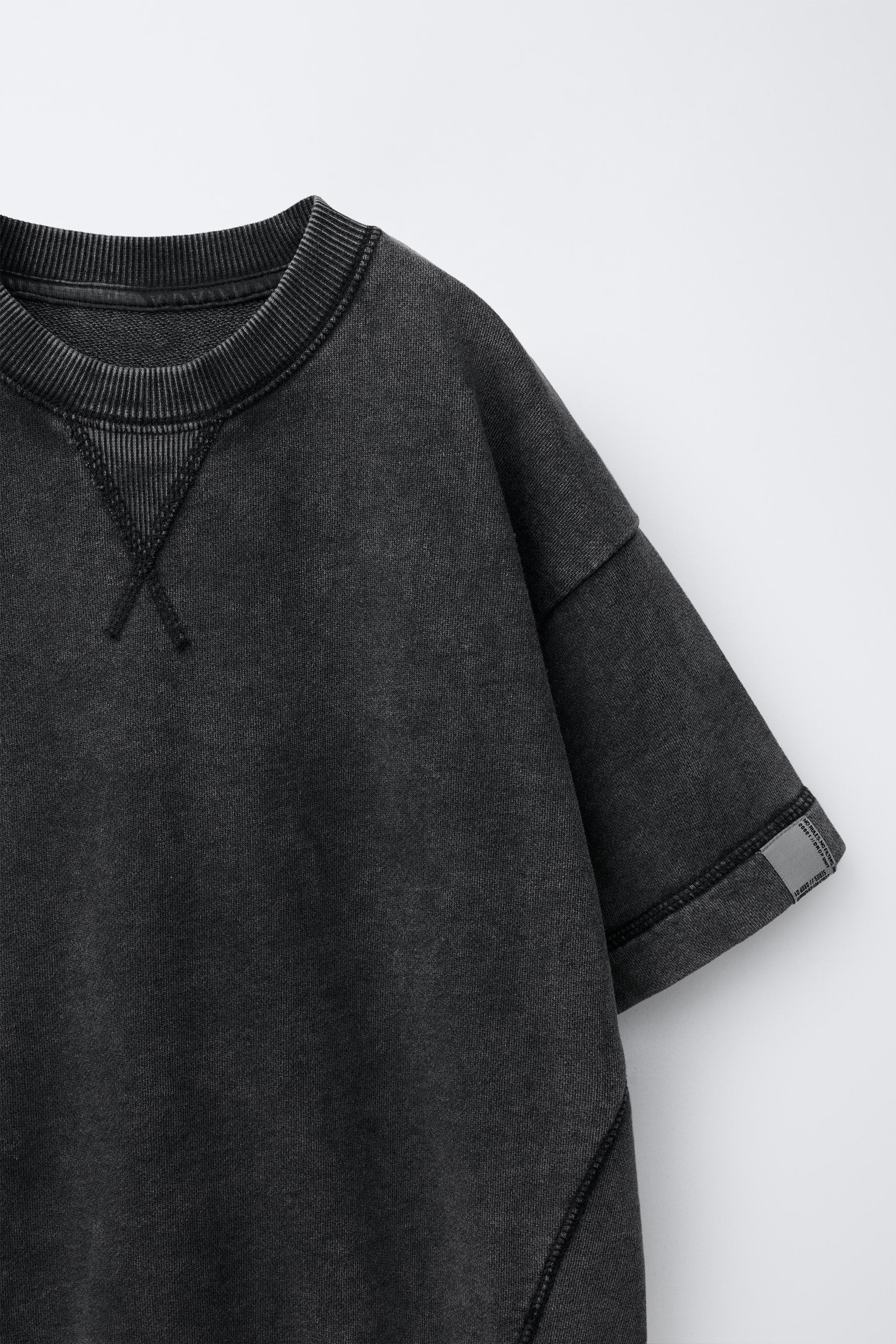 T-SHIRT MOLLETONNÉ À ÉTIQUETTE
